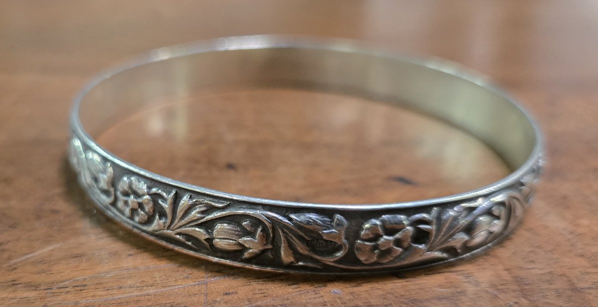 Art Deco Style Silver Bracelet With Raised Flower Motifs-photo-5