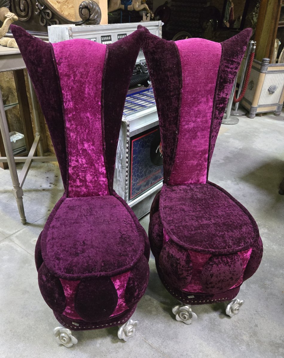 Bretz : Importante paire de fauteuils en velours violine-photo-1