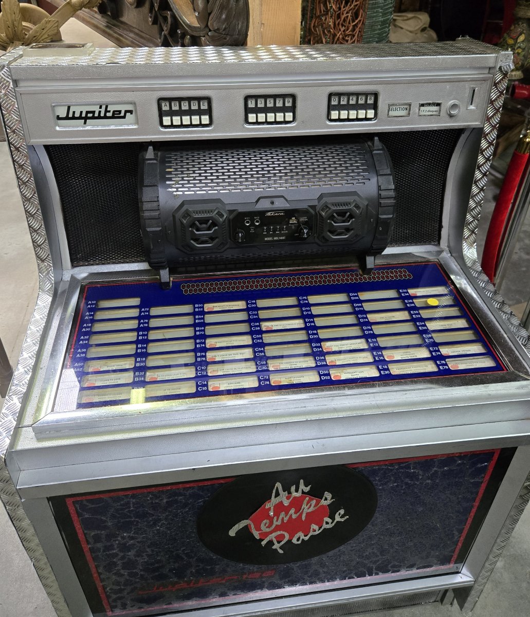 travail de créateur : Juke box fonctionnant en bluetooth-photo-3