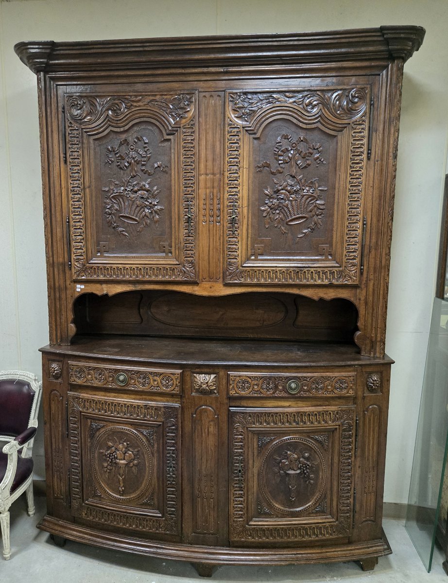 18th Century Alsatian Sideboard In Walnut -photo-1