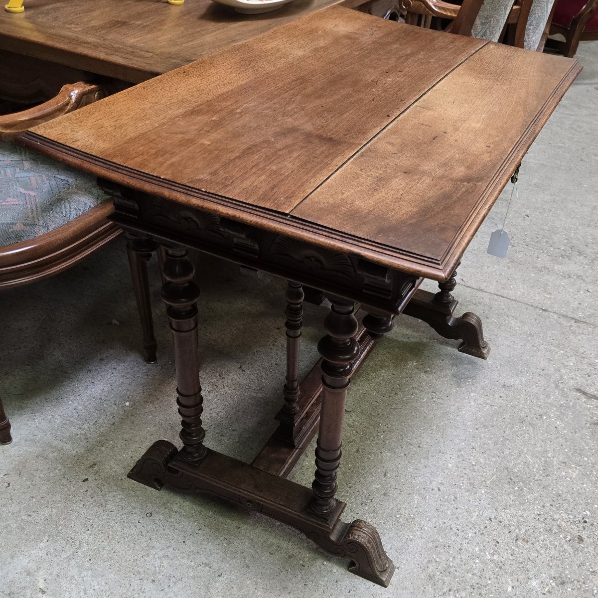 Bureau style Renaissance en noyer-photo-7
