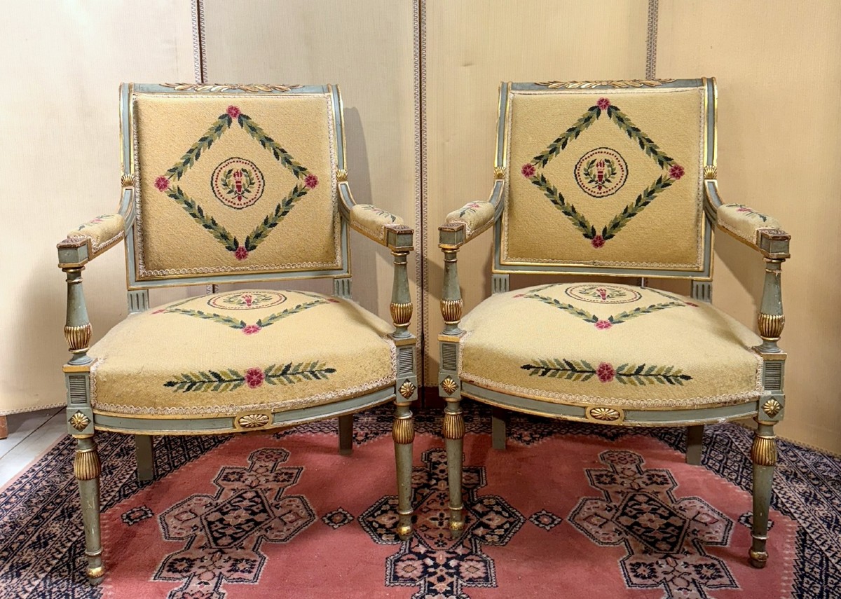 Paire de fauteuils Directoire-Consulat en bois laqué et doré-photo-1