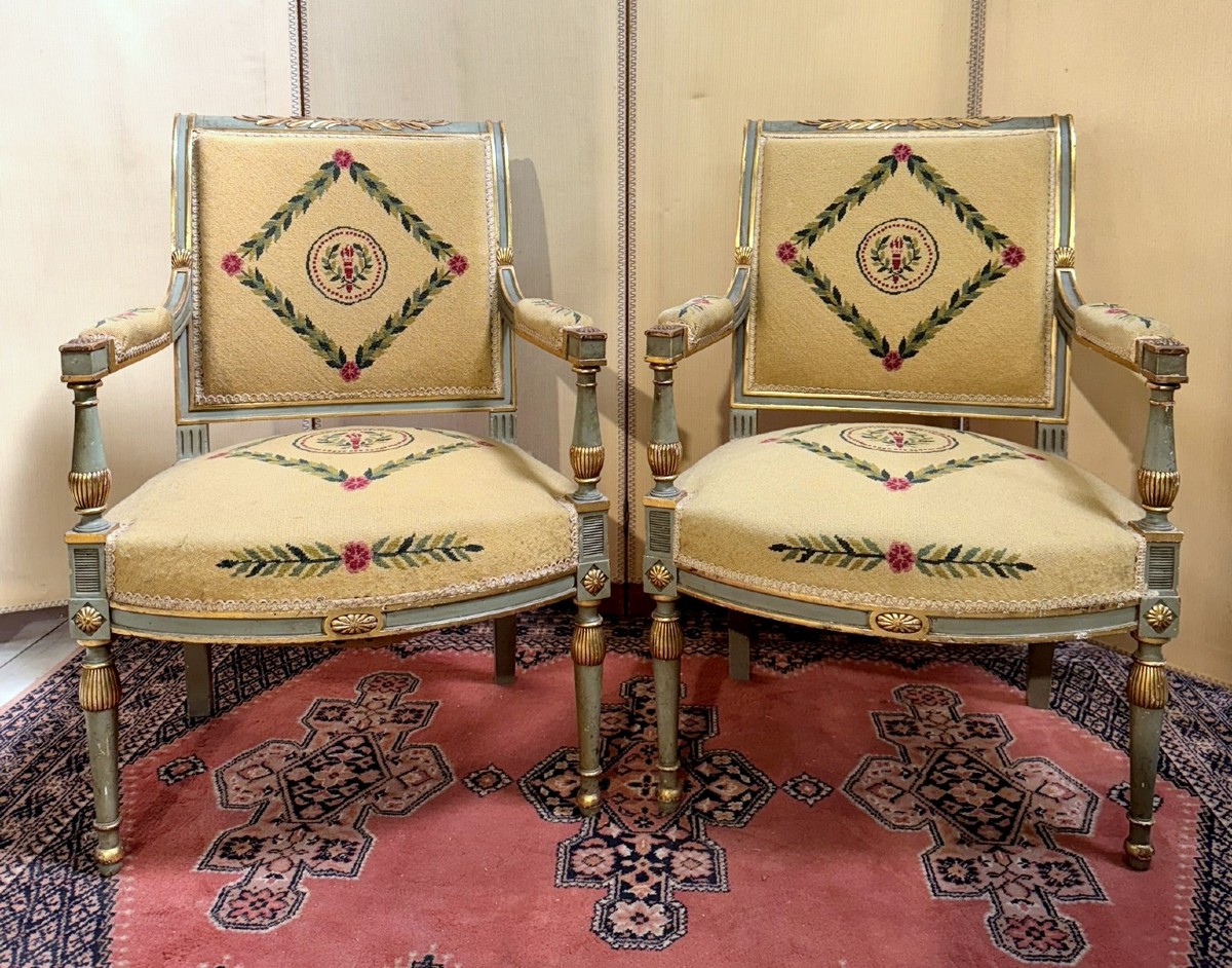 Paire de fauteuils Directoire-Consulat en bois laqué et doré