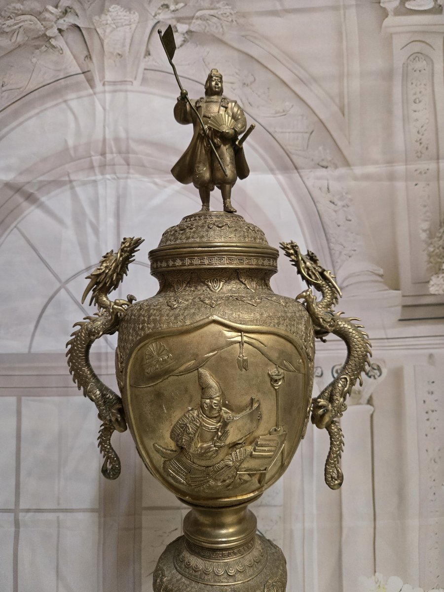Asia 19th Century: Very Important Bronze Incense Burner With Dragons And Samurai-photo-2