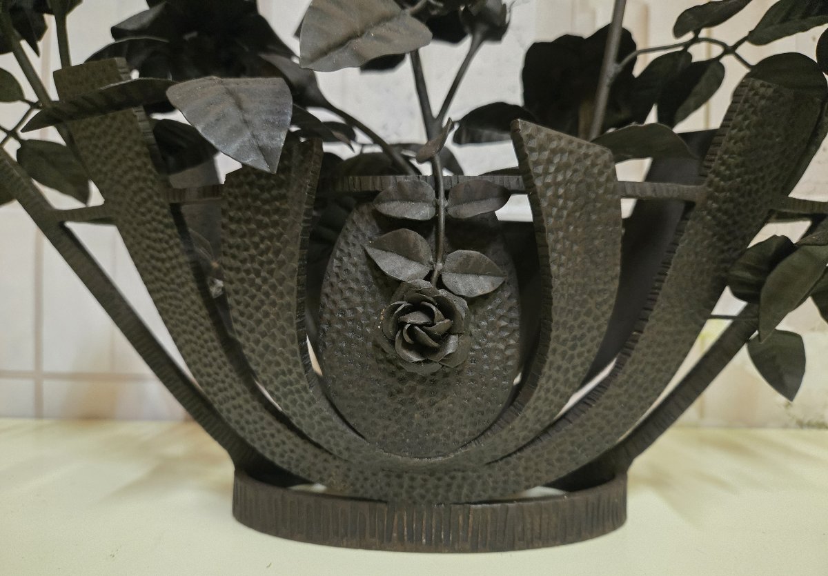 Dans l'esprit du travail d'Edgar Brandt : corbeille de roses en fer martelé-photo-4