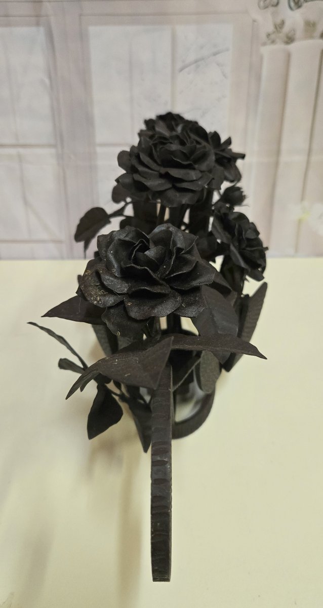 Dans l'esprit du travail d'Edgar Brandt : corbeille de roses en fer martelé-photo-5