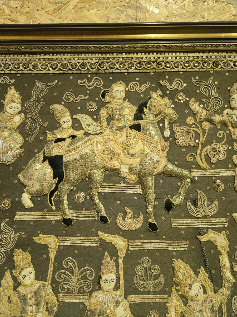 Grande broderie au fil d'or de la fin du XIXe siècle représentant des personnages et animaux -photo-2