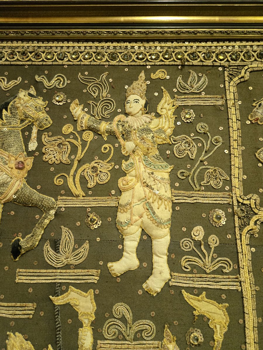 Grande broderie au fil d'or de la fin du XIXe siècle représentant des personnages et animaux -photo-3