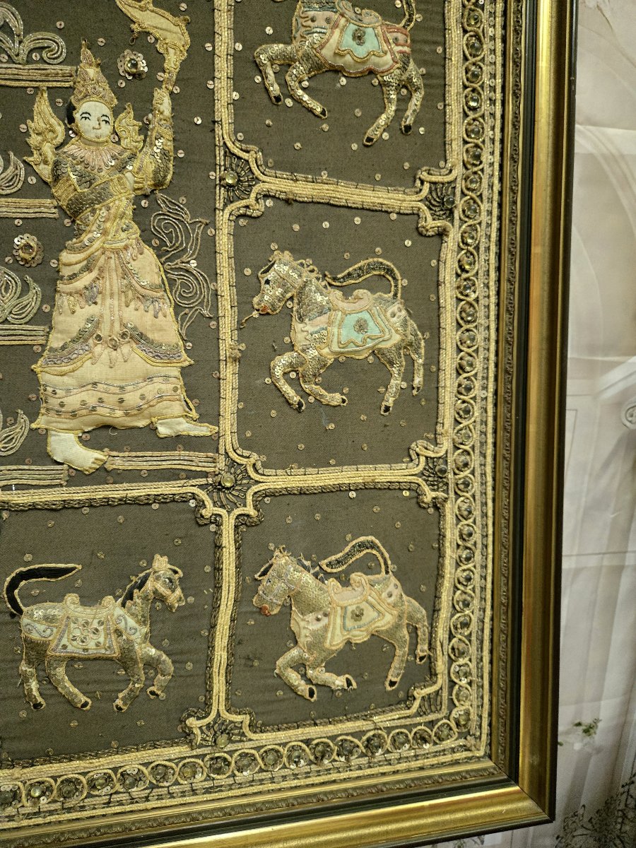 Grande broderie au fil d'or de la fin du XIXe siècle représentant des personnages et animaux -photo-5