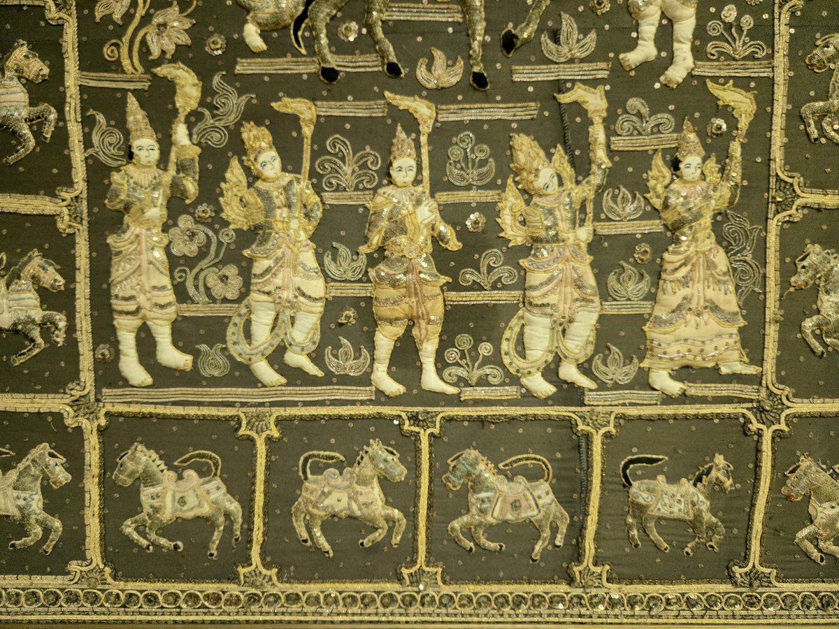 Grande broderie au fil d'or de la fin du XIXe siècle représentant des personnages et animaux -photo-6