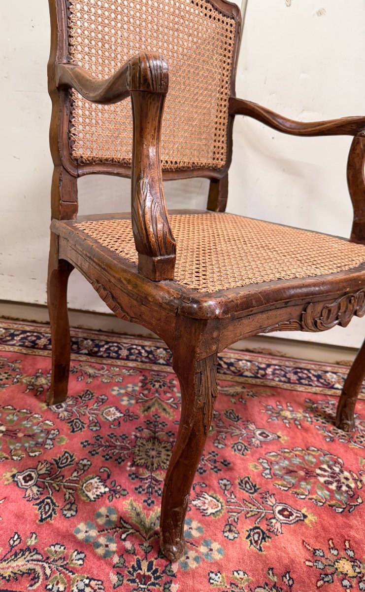 Fauteuil de bureau époque Louis XV en noyer sculpté-photo-4