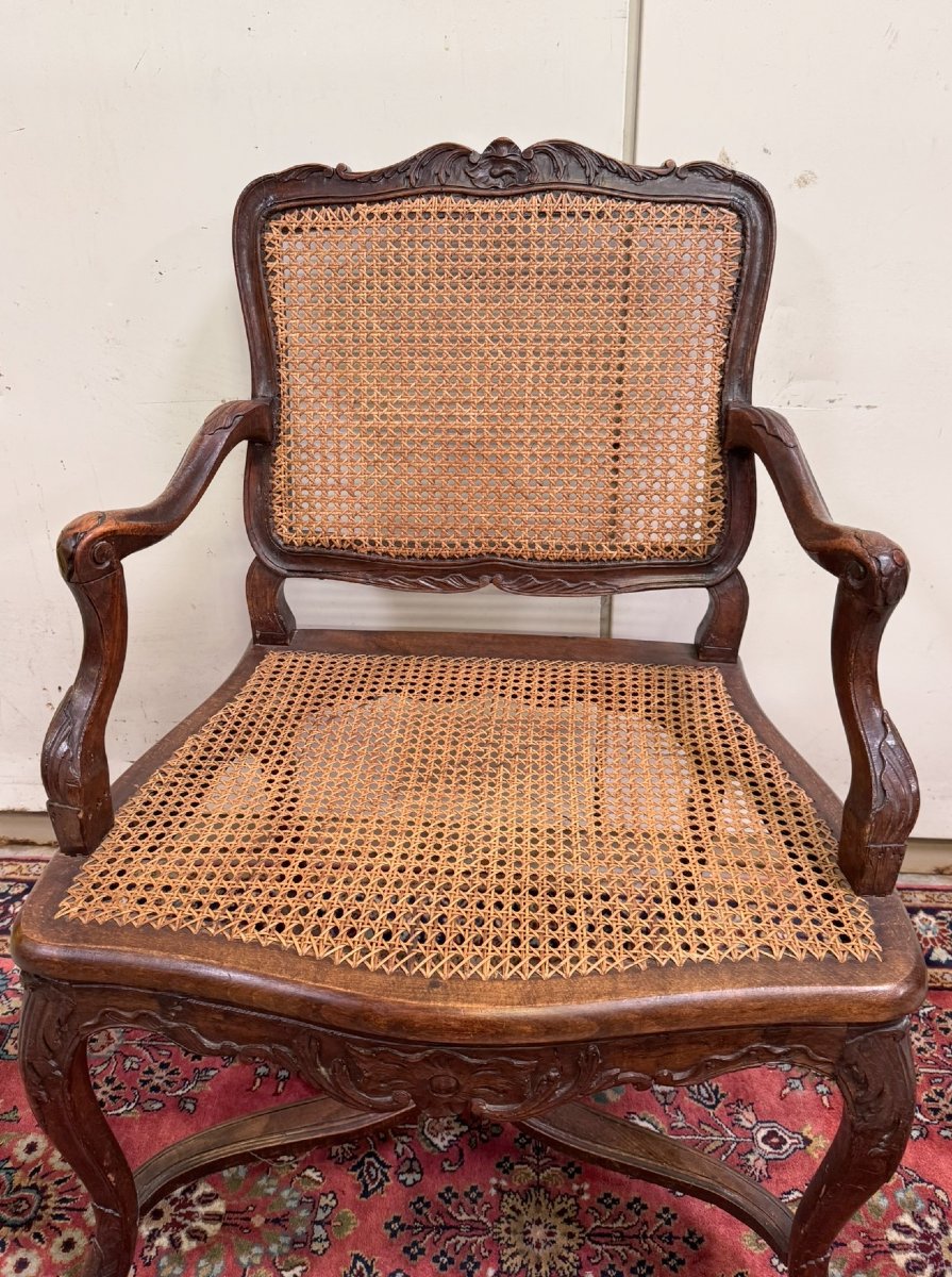 Fauteuil provençal époque Louis XV en noyer sculpté -photo-3