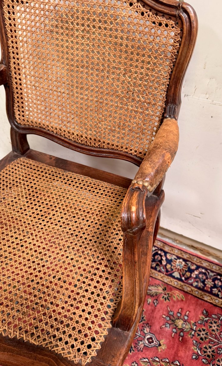 Fauteuil provençal époque Louis XV en noyer sculpté  (C)-photo-3