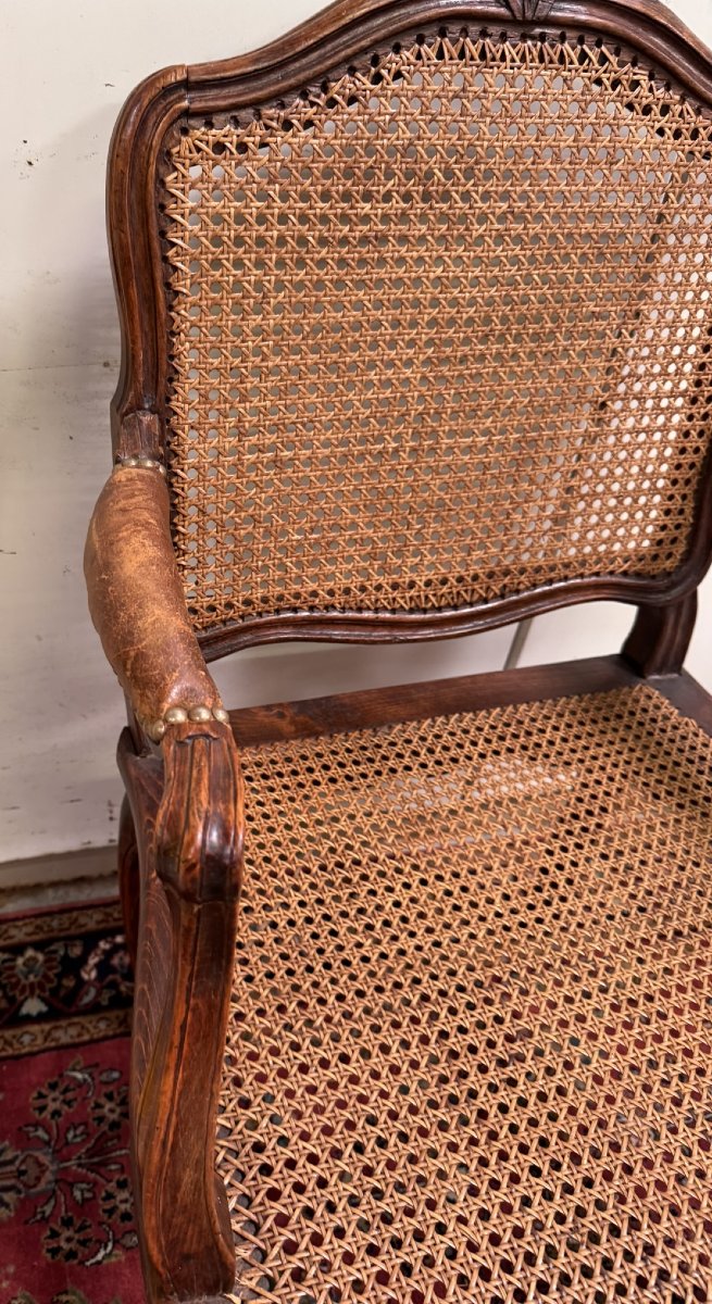Fauteuil provençal époque Louis XV en noyer sculpté  (C)-photo-5
