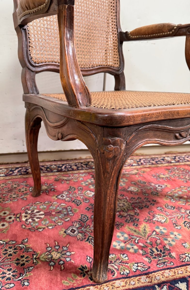 Fauteuil provençal époque Louis XV en noyer sculpté  (C)-photo-7