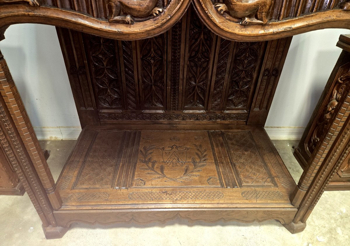 Cabinet époque XVIIeme en noyer sculpté-photo-7