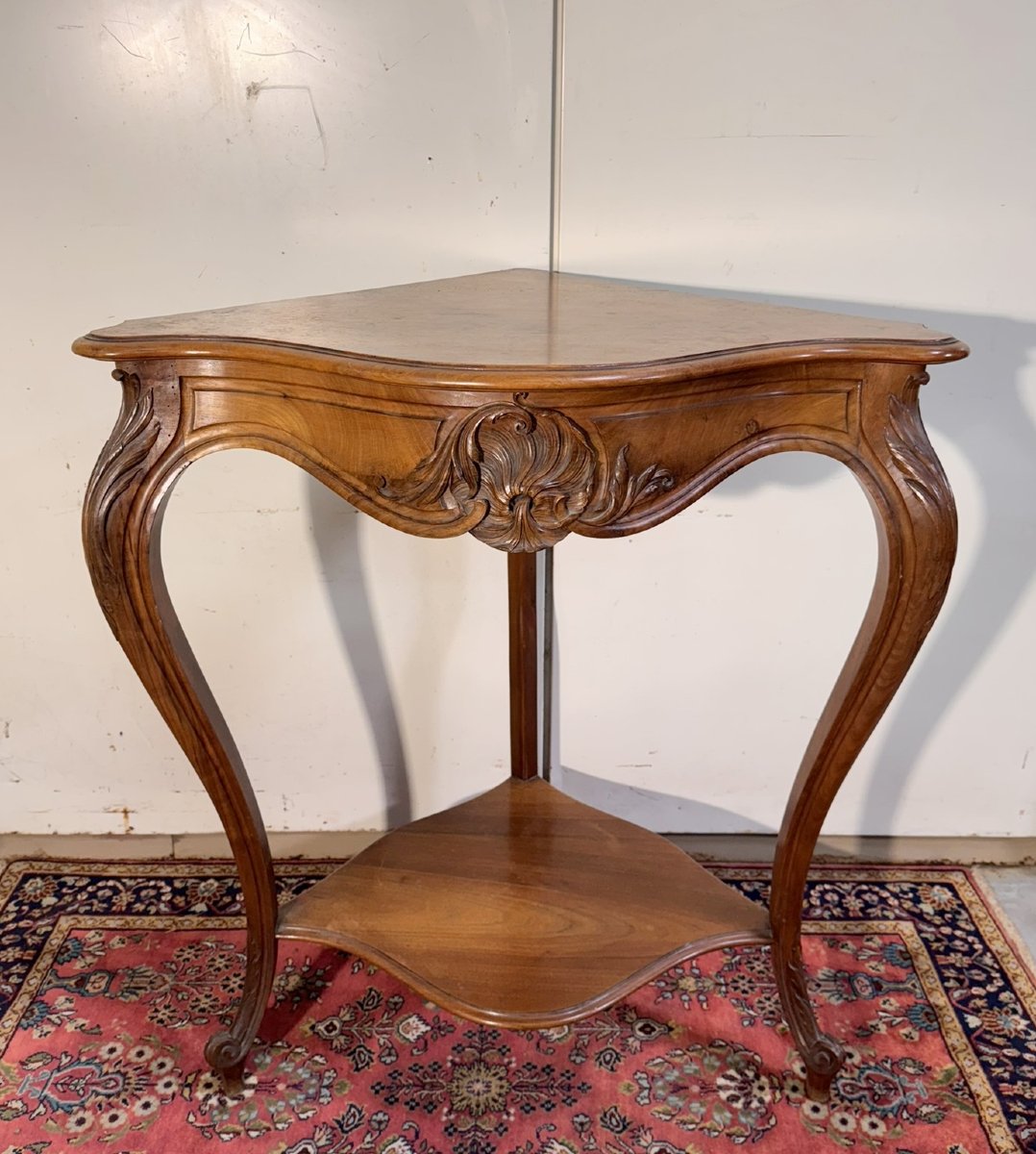 Rare console d'angle galbée style Louis XV en noyer-photo-2
