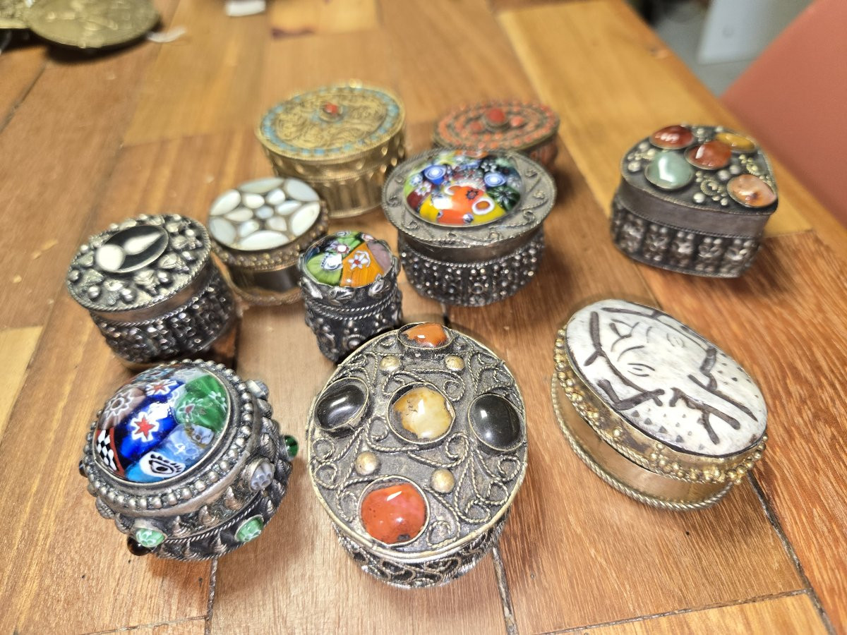 Set Of 10 Oriental Pill Boxes In Silver And Silver-plated Metal-photo-2