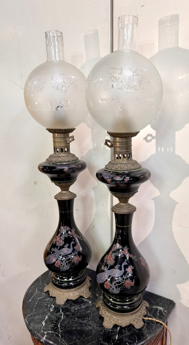 Large Pair Of Black Porcelain Oil Lamps With Peacock Decoration-photo-5