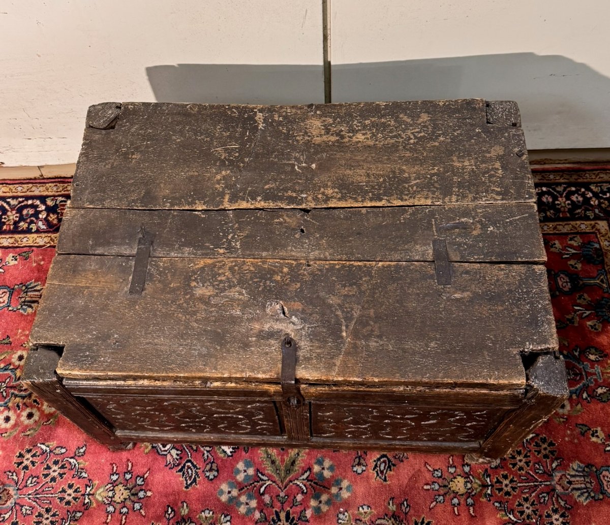 Asie XVIIIeme : coffre en bois sculpté-photo-4