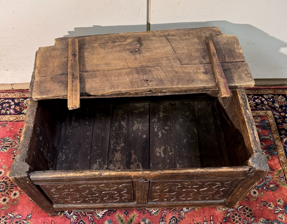 Asie XVIIIeme : coffre en bois sculpté-photo-6