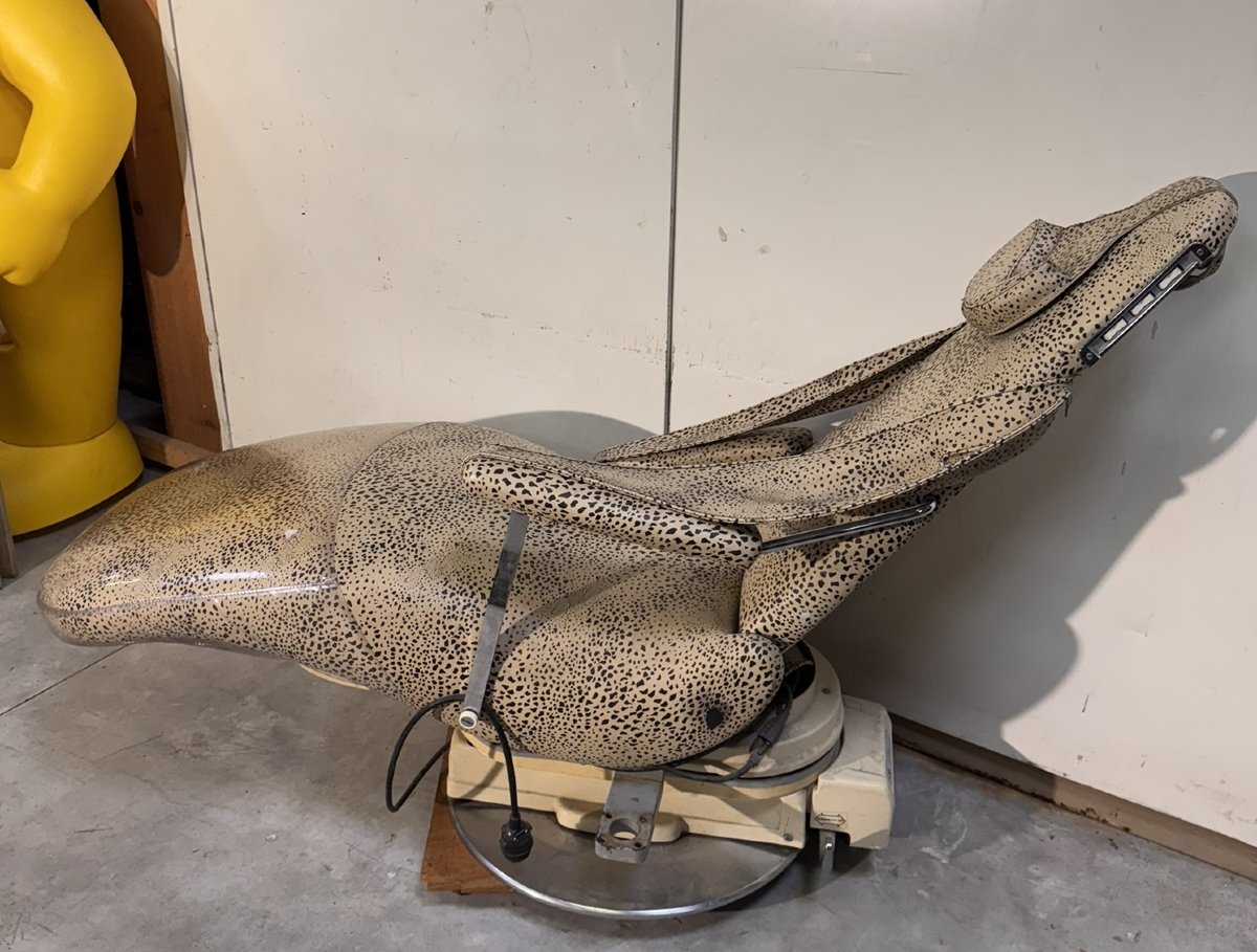 1950s Design: Original Barber Or Dentist Chair-photo-8