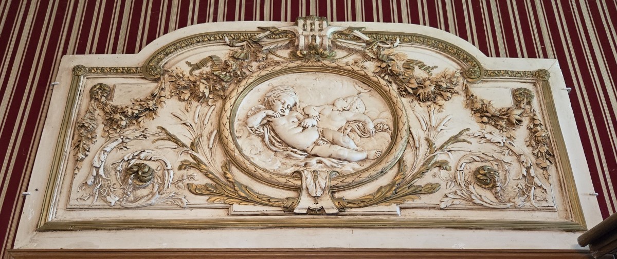 Very Large Bas-relief Or Door Overlay In Patinated Plaster 