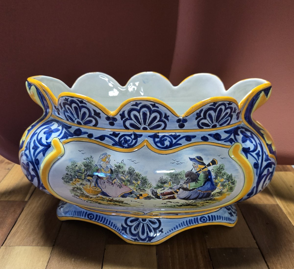 Henriot Quimper: Large Painted Earthenware Planter-photo-3