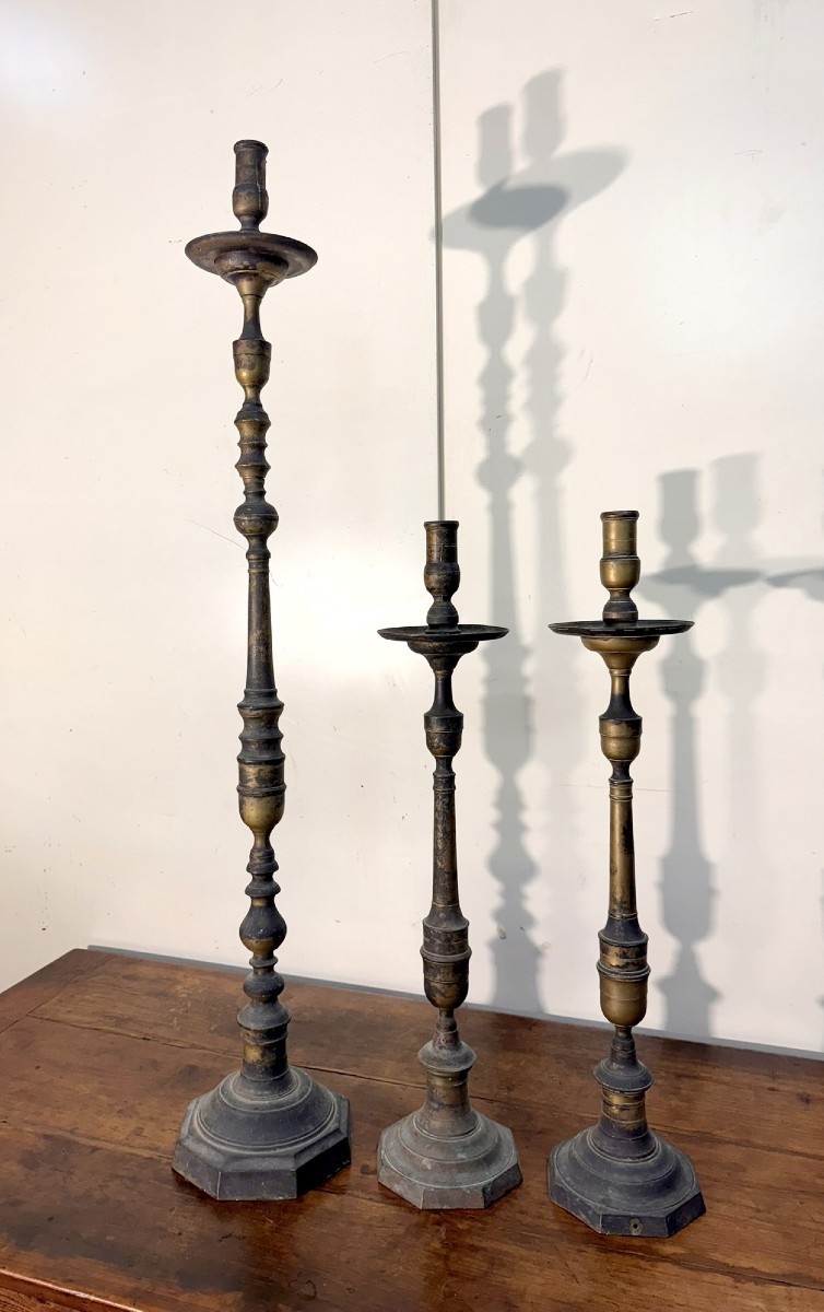 3 piques ciérges en laiton et bronze doré époque XVIIIeme