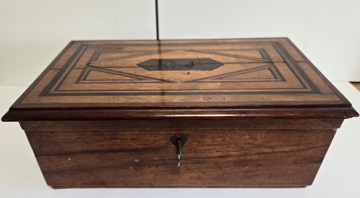 Monogrammed Marquetry Box Or Case-photo-1