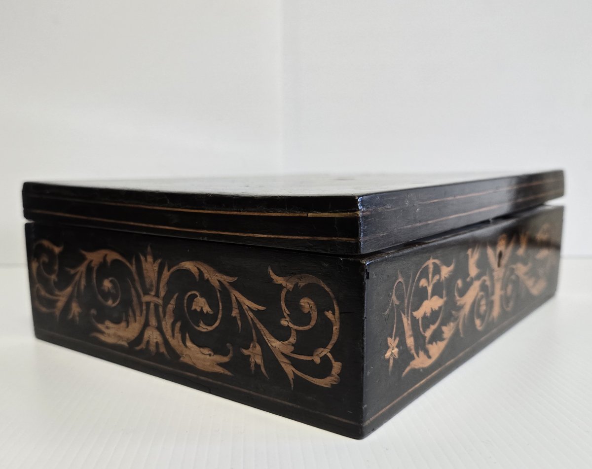 Coffret en marqueterie de Sorrente avec une scène de trois danseurs en médaillon -photo-5