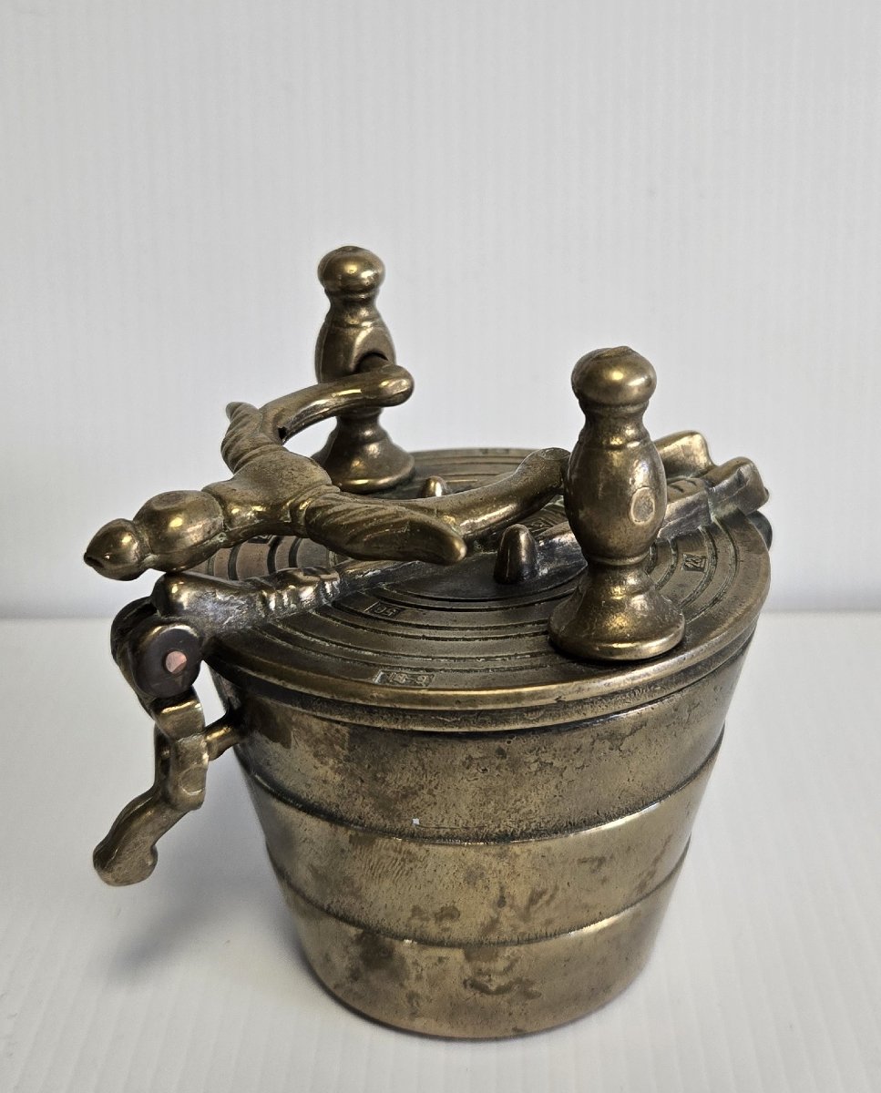 Bronze Apothecary's Weight, Also Known As The Nuremberg Weight -photo-2