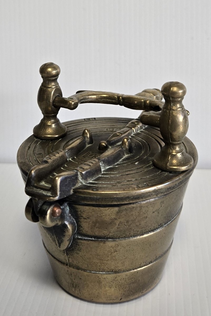 Bronze Apothecary's Weight, Also Known As The Nuremberg Weight -photo-3