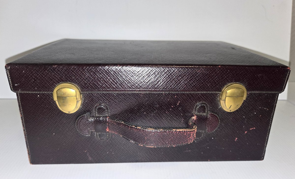 Gustave Keller Paris : Coffret de toilette contenant un nécessaire en cristal et argent massif-photo-2