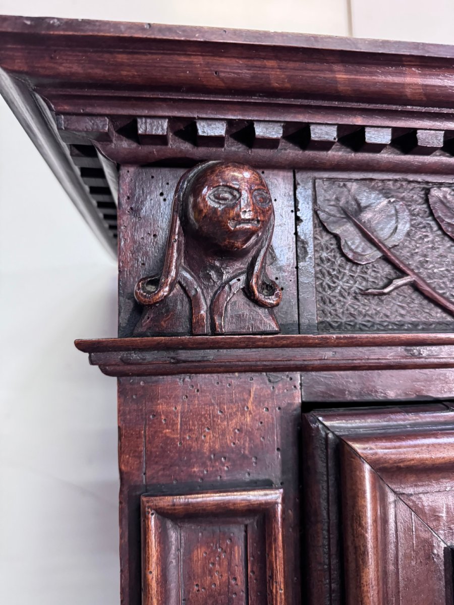 Buffet à Quatre Volets époque Louis XIII en noyer massif-photo-8