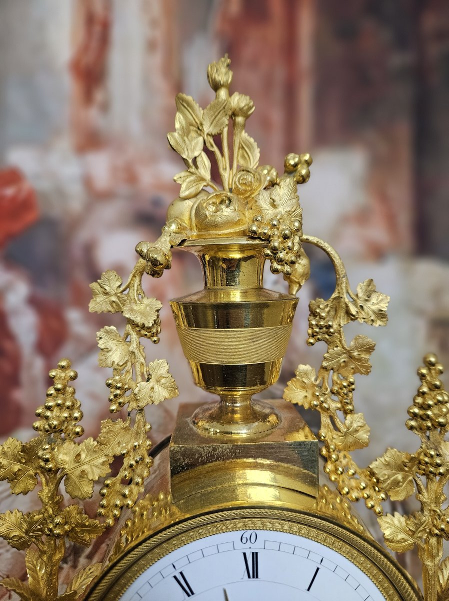 Louis XVI Period Clock In Finely Chased Gilt Bronze-photo-3