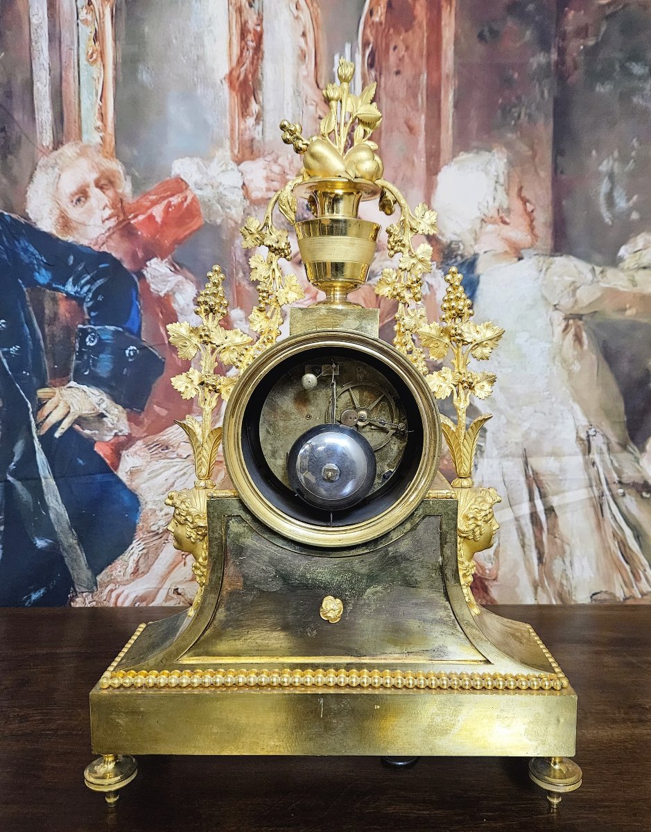 Louis XVI Period Clock In Finely Chased Gilt Bronze-photo-6