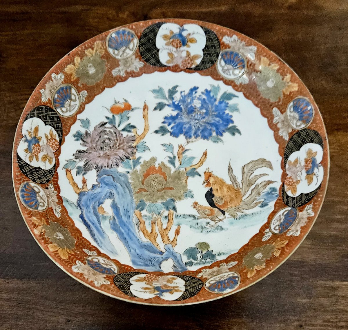 Coupe sur piédouche en porcelaine – Décor Imari, Japon fin XIXᵉ siècle  -photo-3