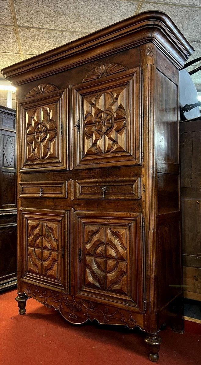18th Century Four-door Cabinet In Solid Walnut -photo-1