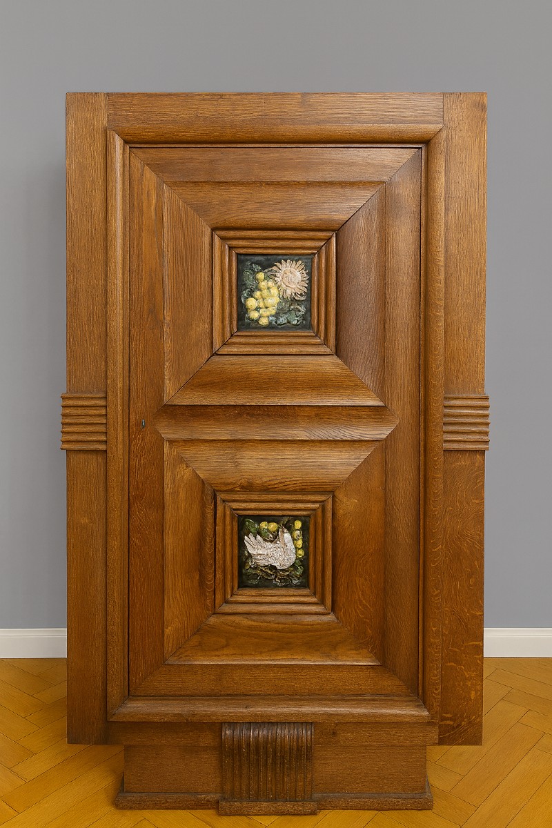 D'aprés Maxime Old : meuble d'apparat en chene et ceramique époque Art Déco (B)