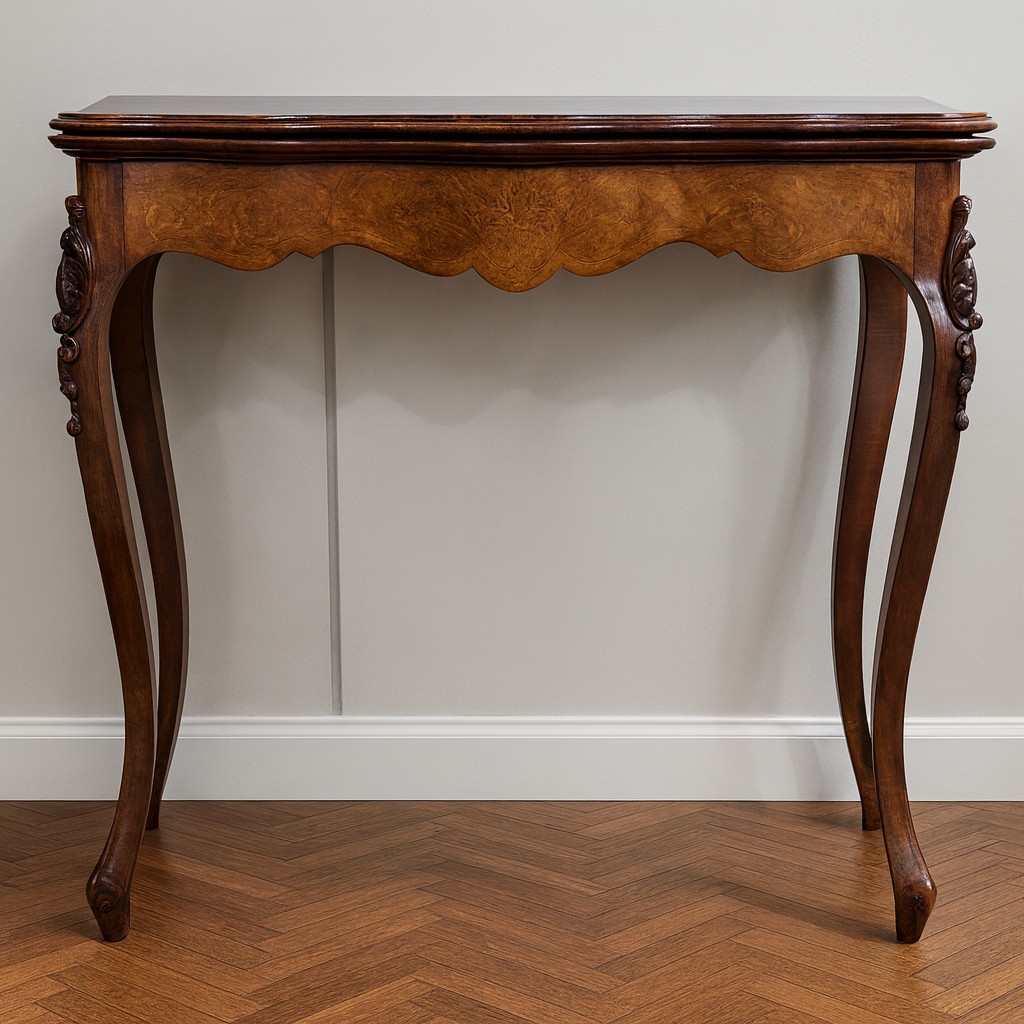 Table a jeux style Louis XV en marquéterie et acajou