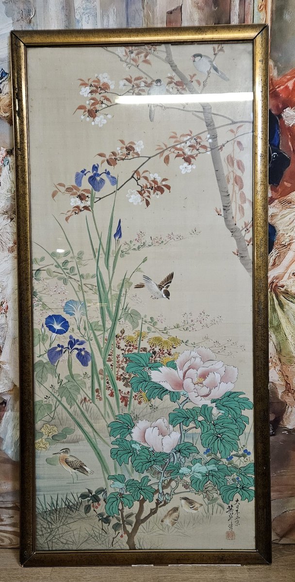 Asie vers 1900 : grande peinture sur soie, représentant des oiseaux branchés-photo-1