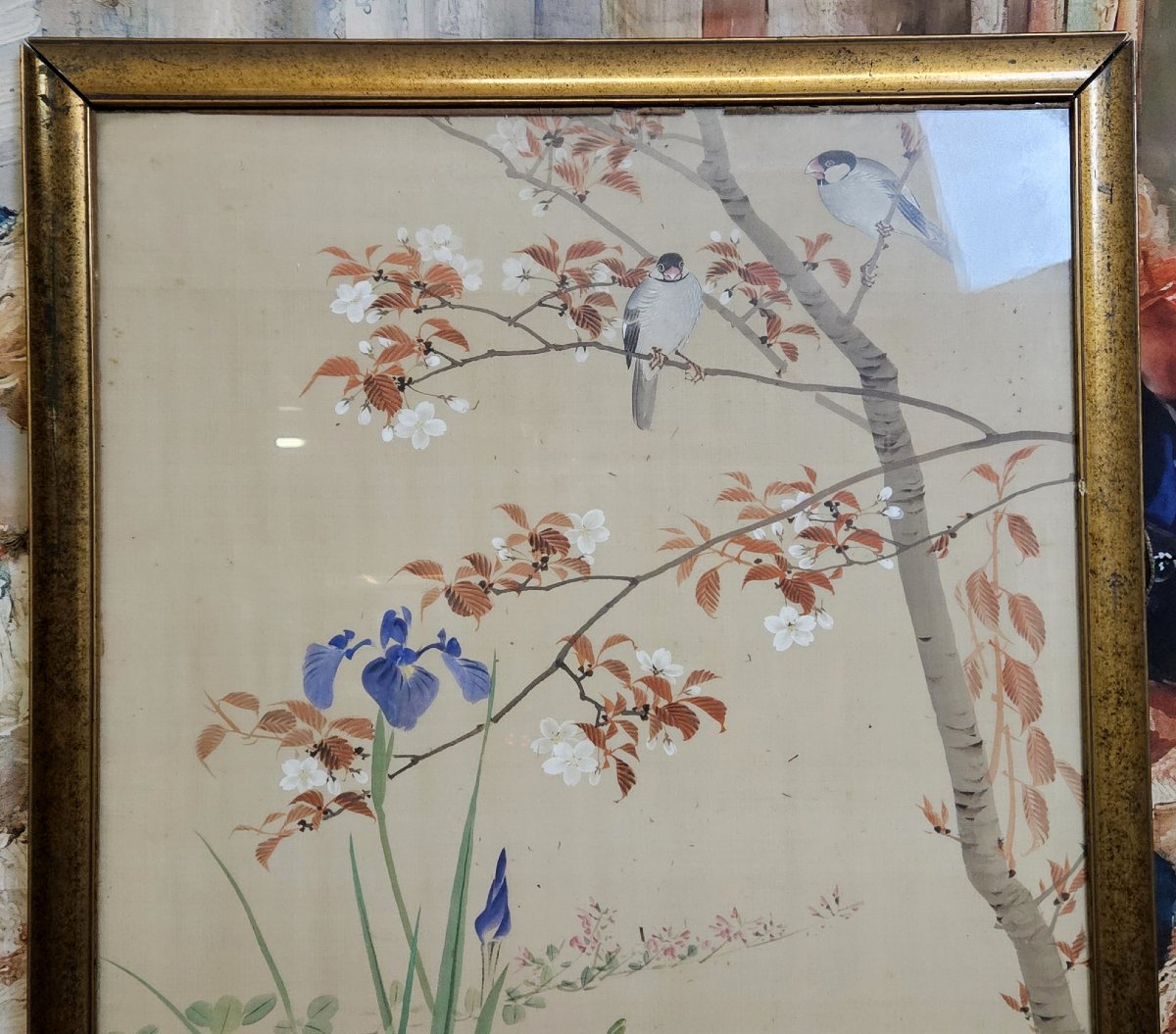 Asie vers 1900 : grande peinture sur soie, représentant des oiseaux branchés-photo-2