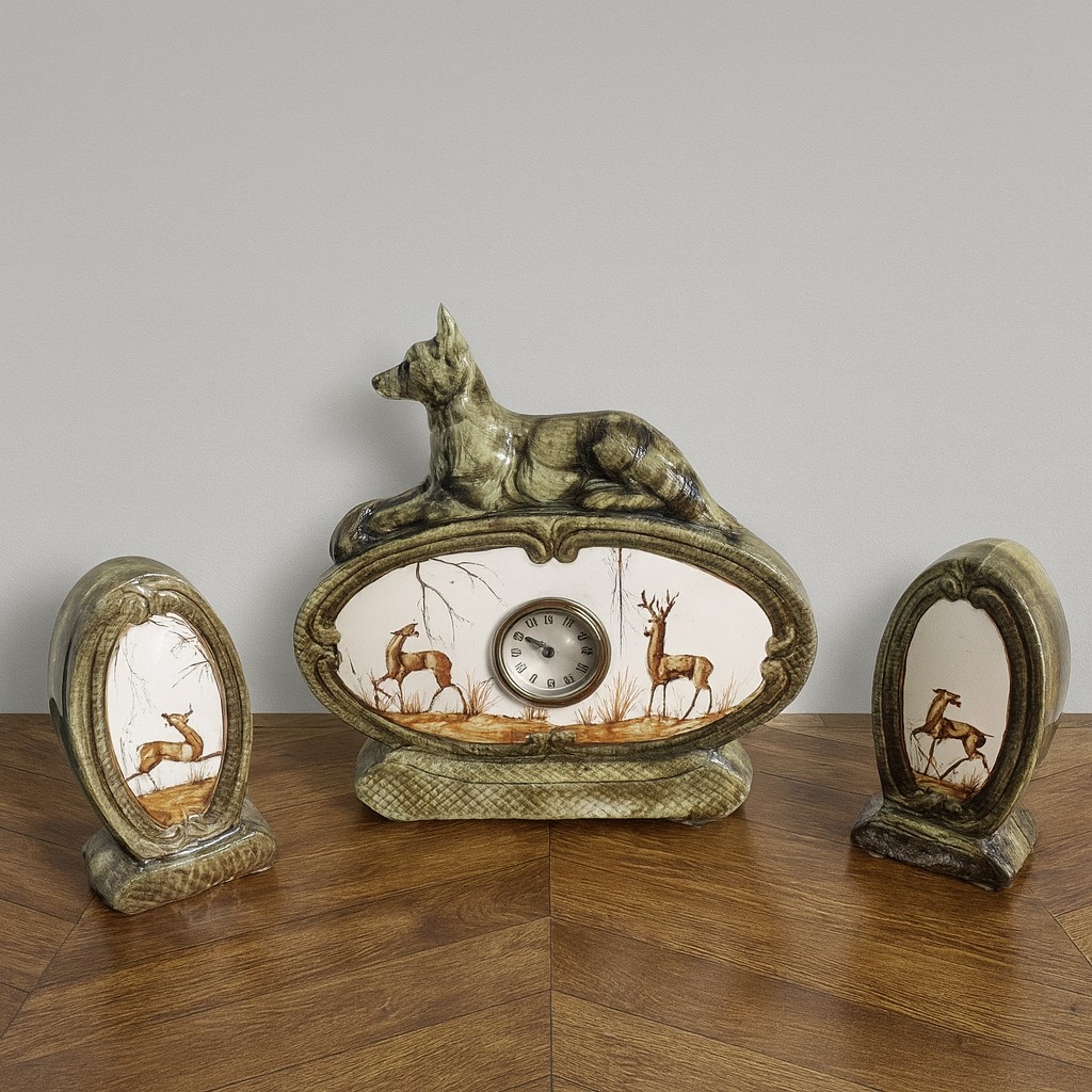 Art Deco Mantelpiece Set Consisting Of A Central Clock And Two Matching Figures