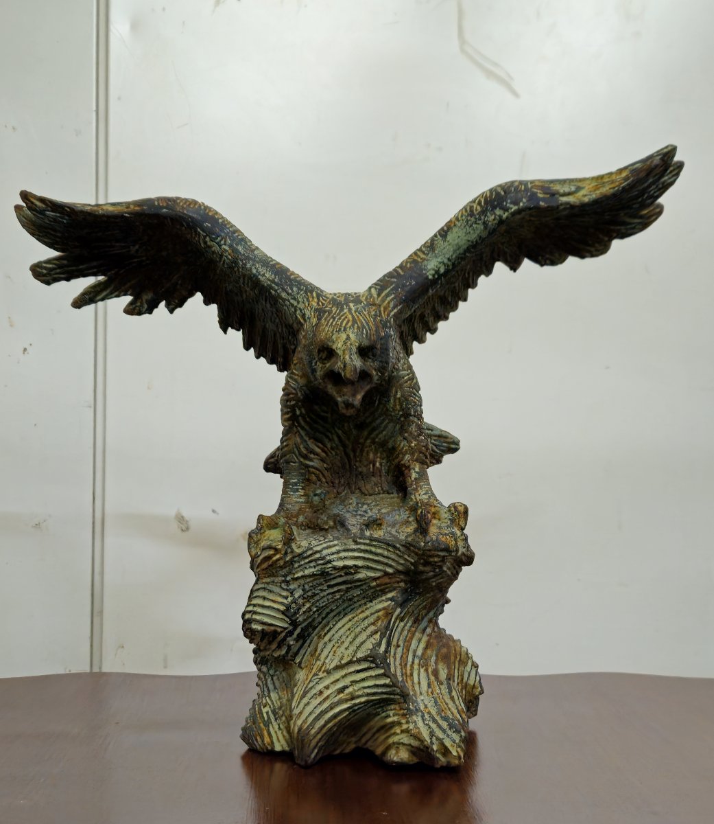 Grande sculpture en fonte représentant un aigle en plein vol, ailes déployées-photo-2