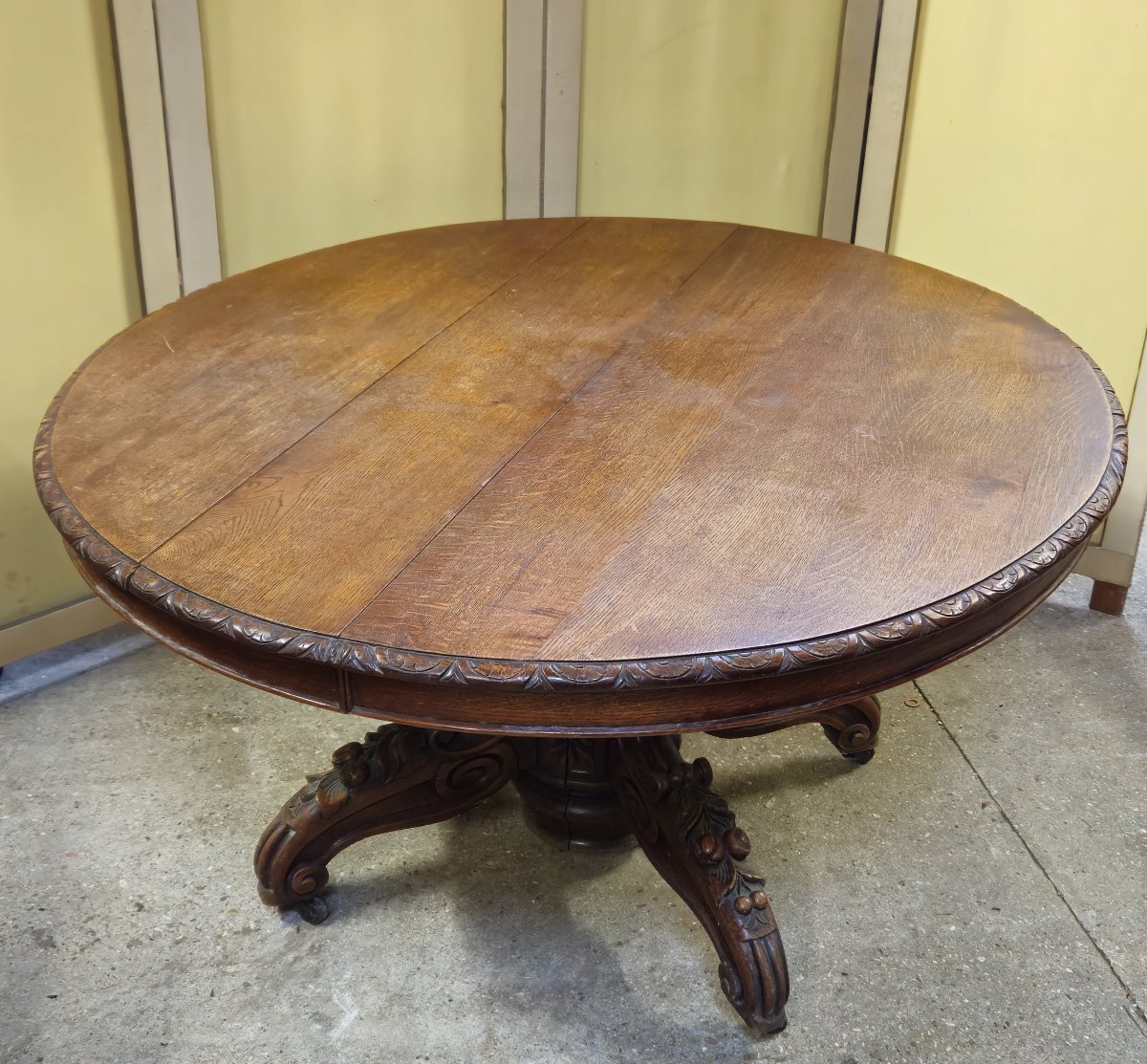 Round Extendable Side Table In Solid Oak, Renaissance Style-photo-2