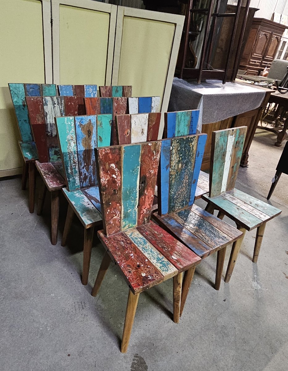 Série de douze chaises réalisées en bois de bateaux recyclés, chaque modèle étant unique-photo-4