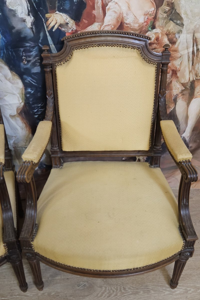 Paire de fauteuils style Louis XVI, en bois sculpté-photo-3