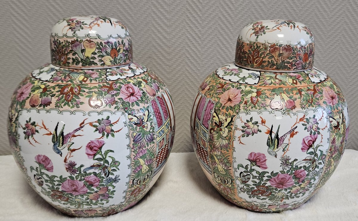 Asie XXe :paire de pots couverts en porcelaine, richement décorés selon la palette Famille Rose-photo-4