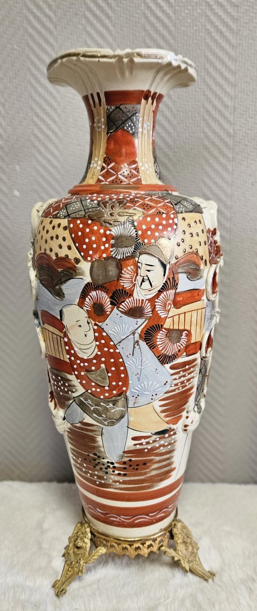 Trés Importante paire de vases Japonais en céramique, montés sur piétement en bronze-photo-3